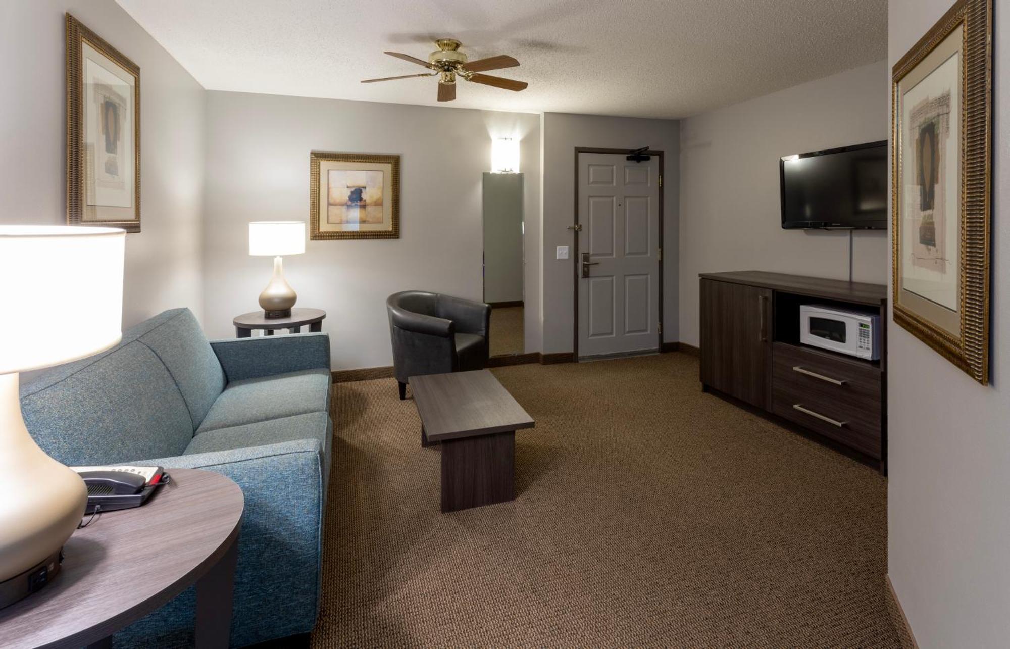 Paynesville Inn & Suites Εξωτερικό φωτογραφία