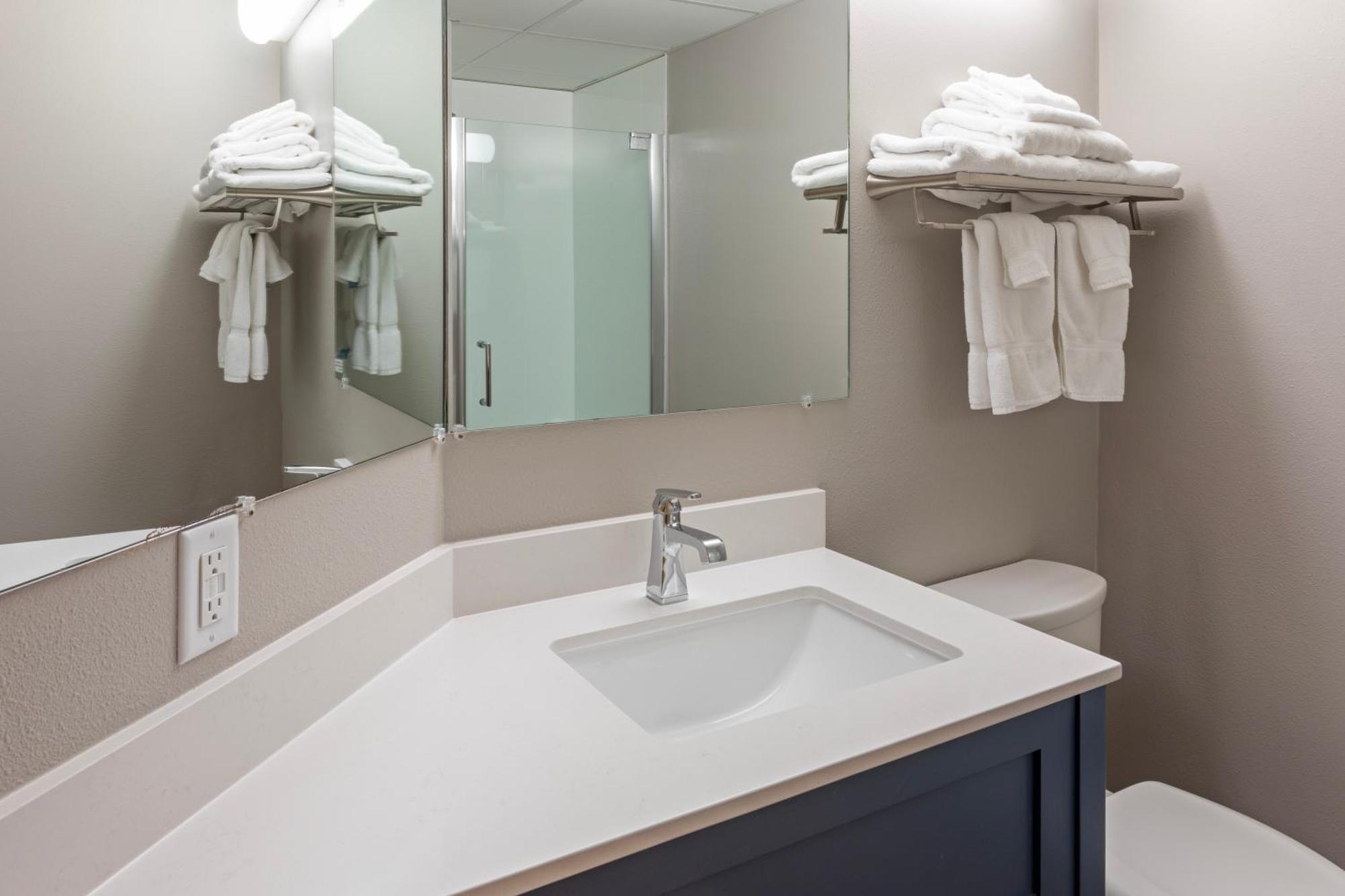 Paynesville Inn & Suites Δωμάτιο φωτογραφία