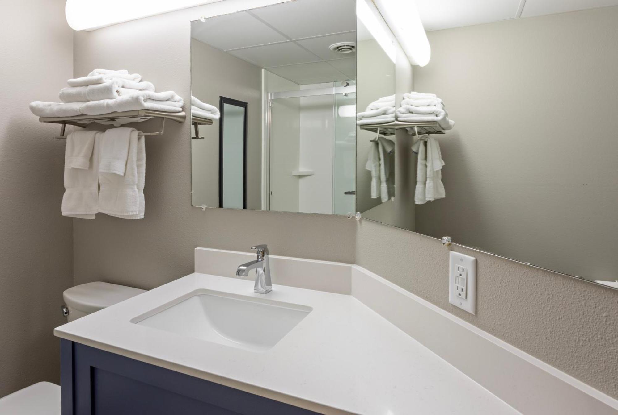 Paynesville Inn & Suites Δωμάτιο φωτογραφία