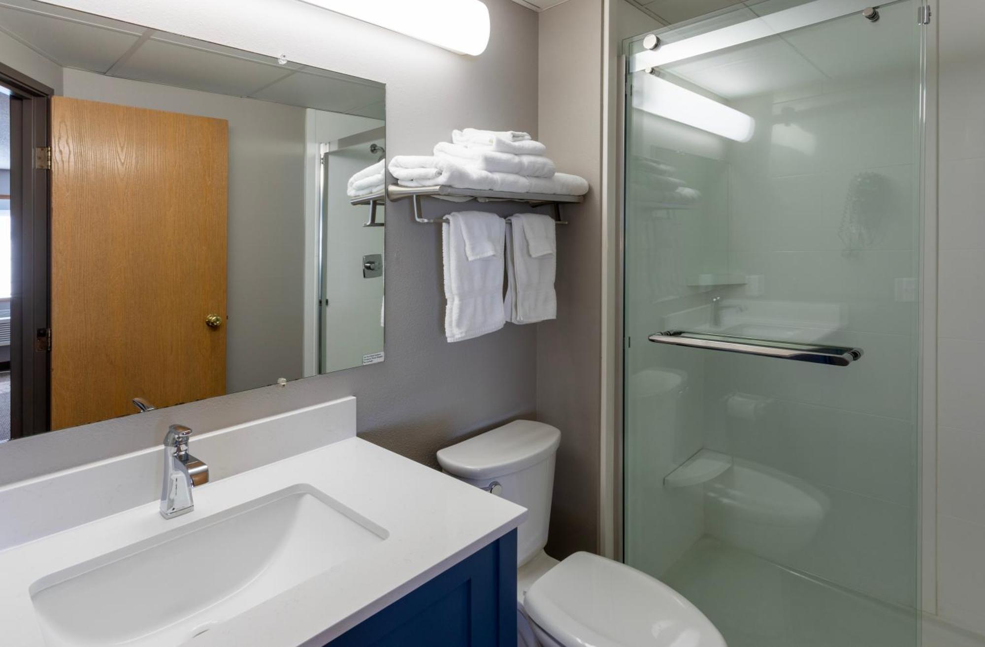 Paynesville Inn & Suites Εξωτερικό φωτογραφία