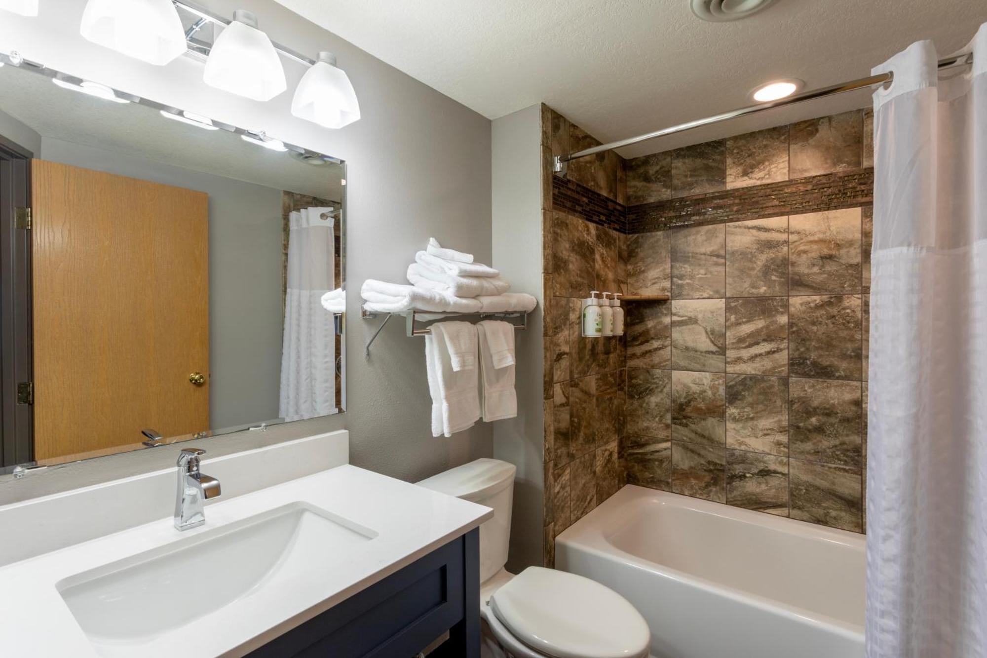 Paynesville Inn & Suites Εξωτερικό φωτογραφία