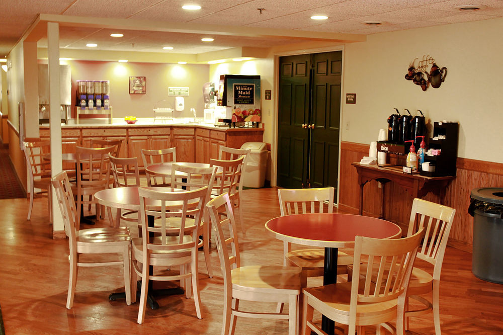 Paynesville Inn & Suites Εξωτερικό φωτογραφία