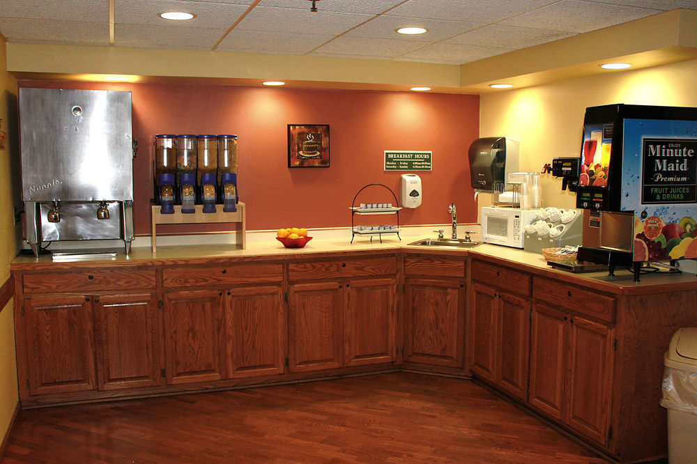 Paynesville Inn & Suites Εξωτερικό φωτογραφία