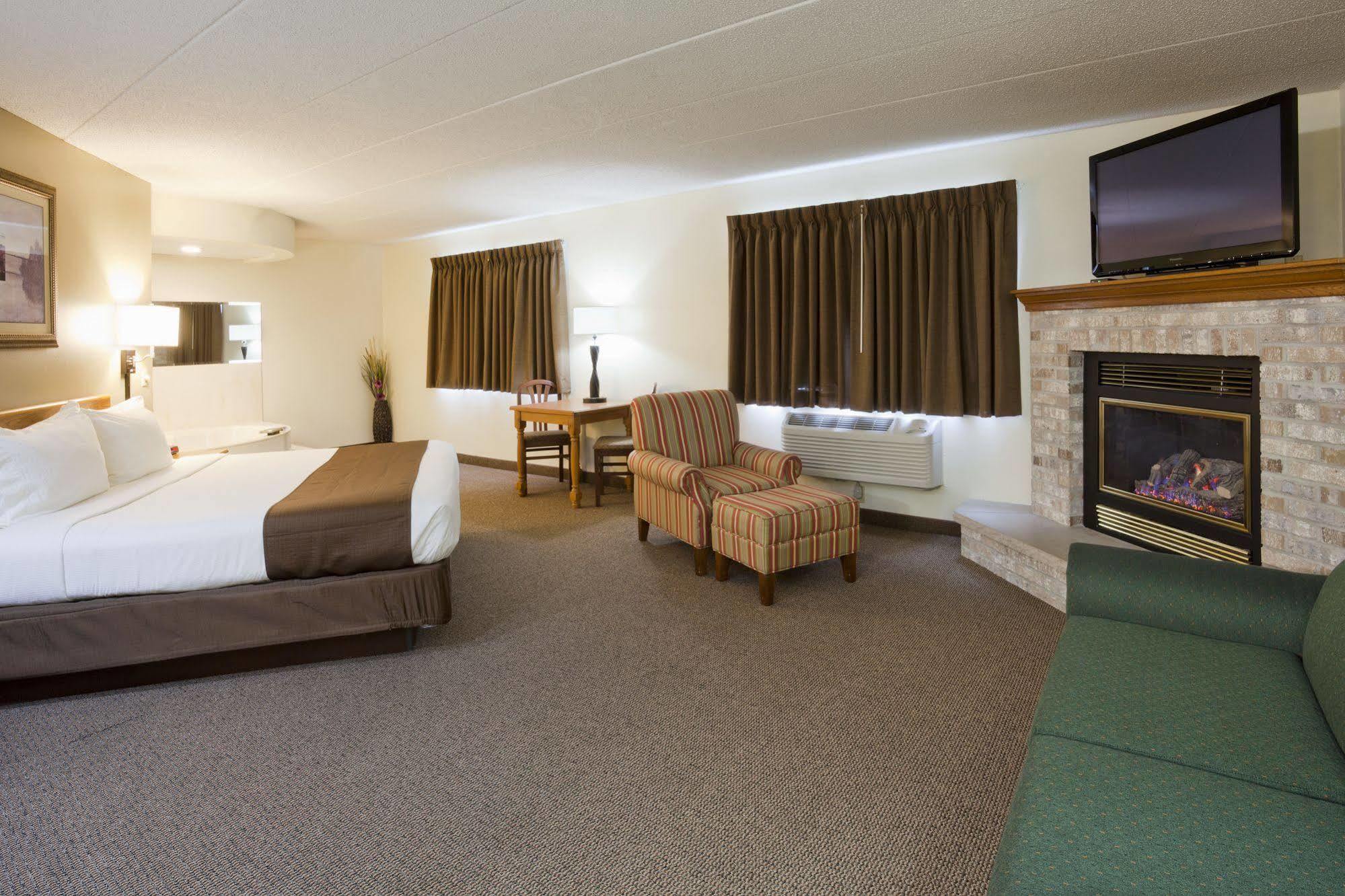 Paynesville Inn & Suites Εξωτερικό φωτογραφία